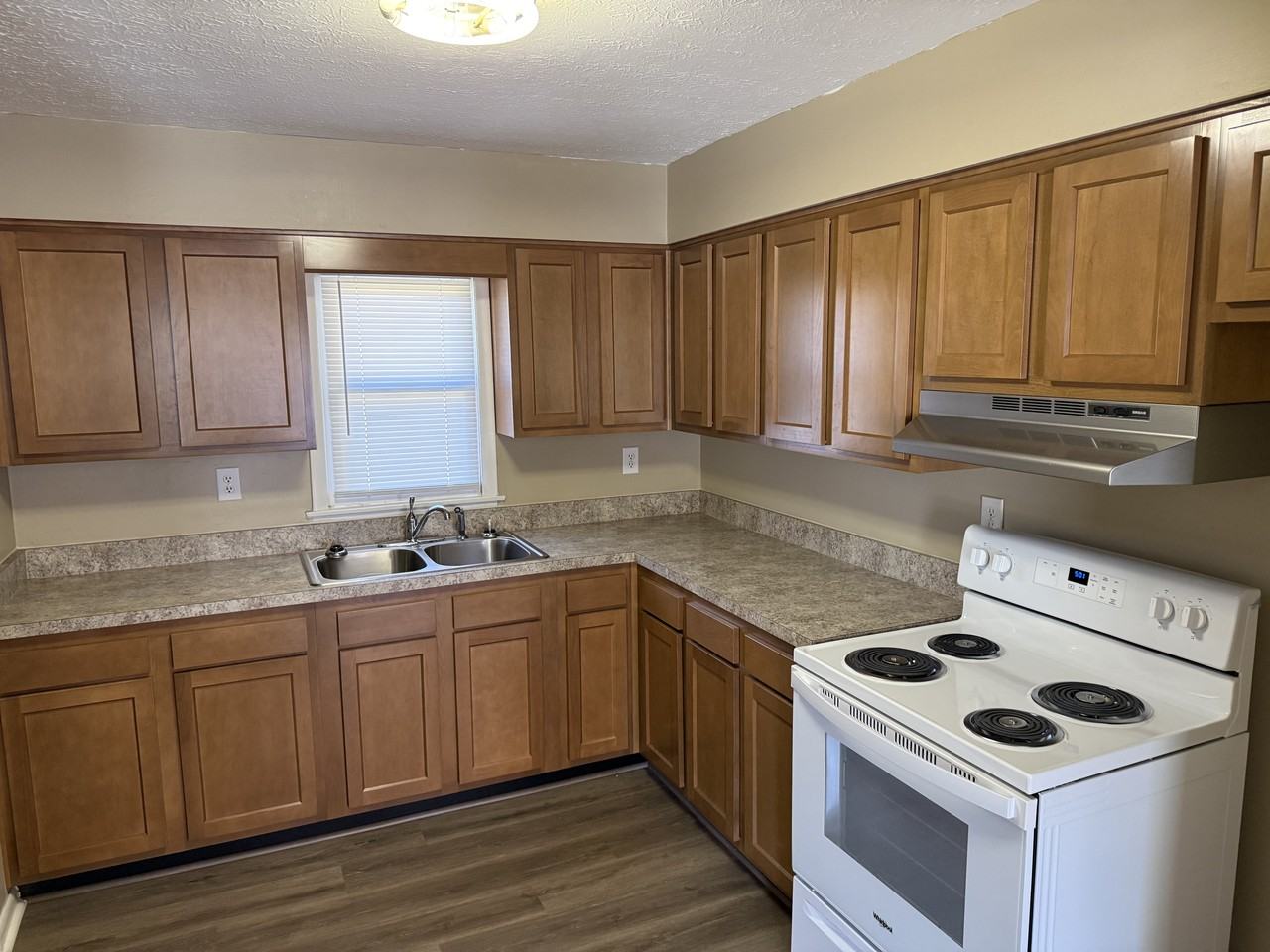 1917 Linherk Ave #2 - Photo 3 of 6