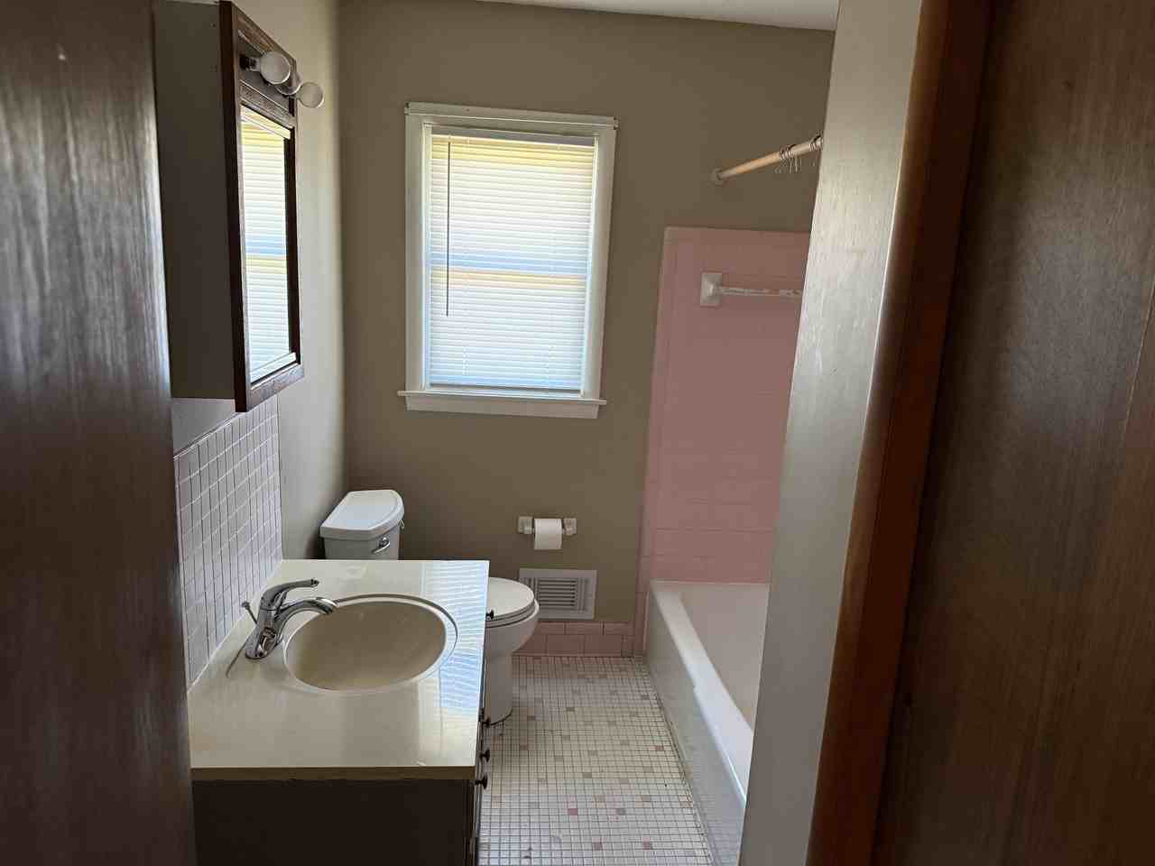 1917 Linherk Ave #2 - Photo 4 of 6