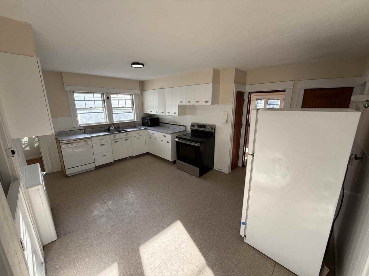10 Underwood St #2ndFL - Photo 5 of 8