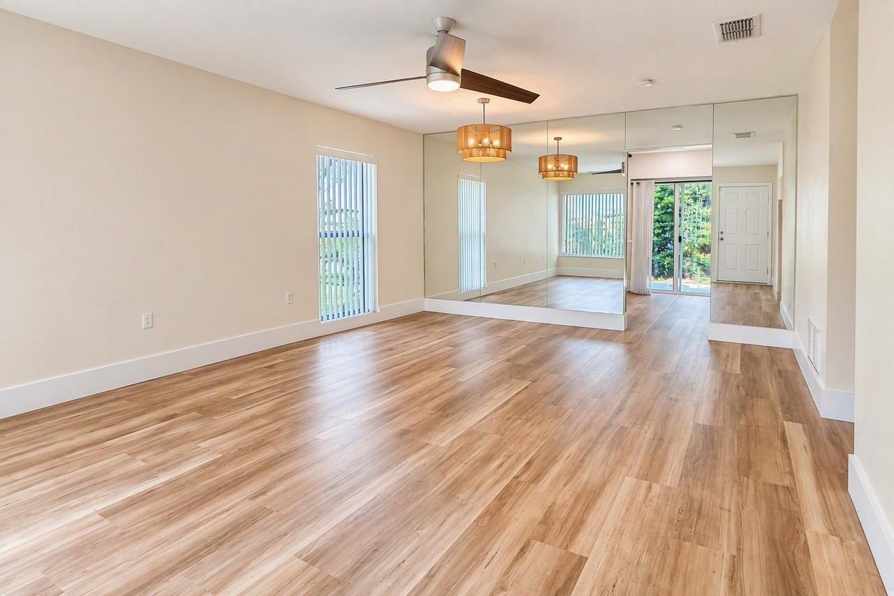 2786 Curry Ford Rd #A - Photo 4 of 36