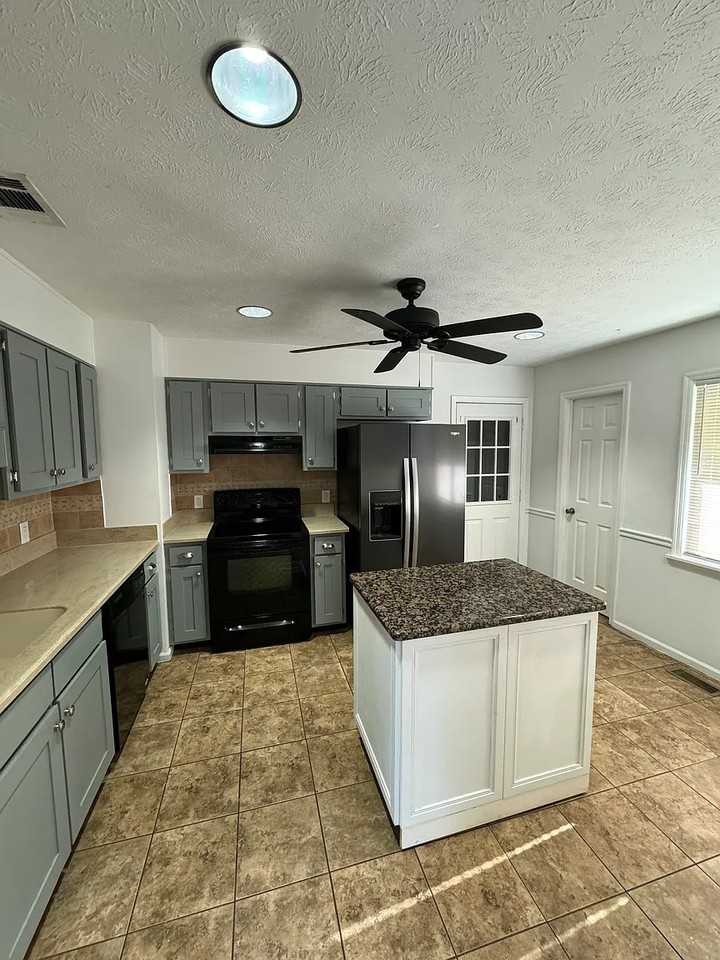 4 Haydens Ct #NA - Photo 3 of 10