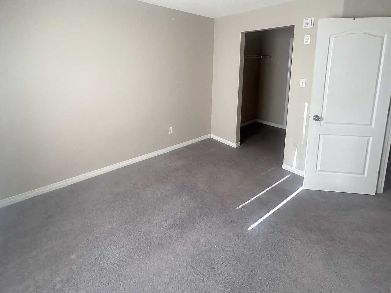 7331 Park Place South - Photo 6 of 15