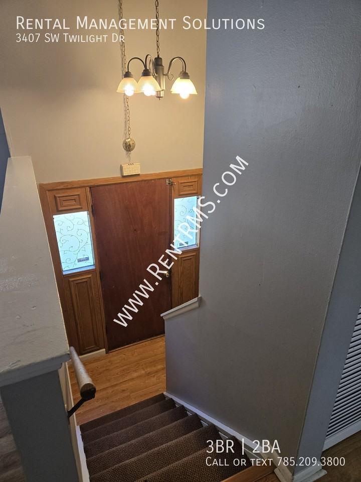 3407 Sw Twilight Dr - Photo 3 of 29