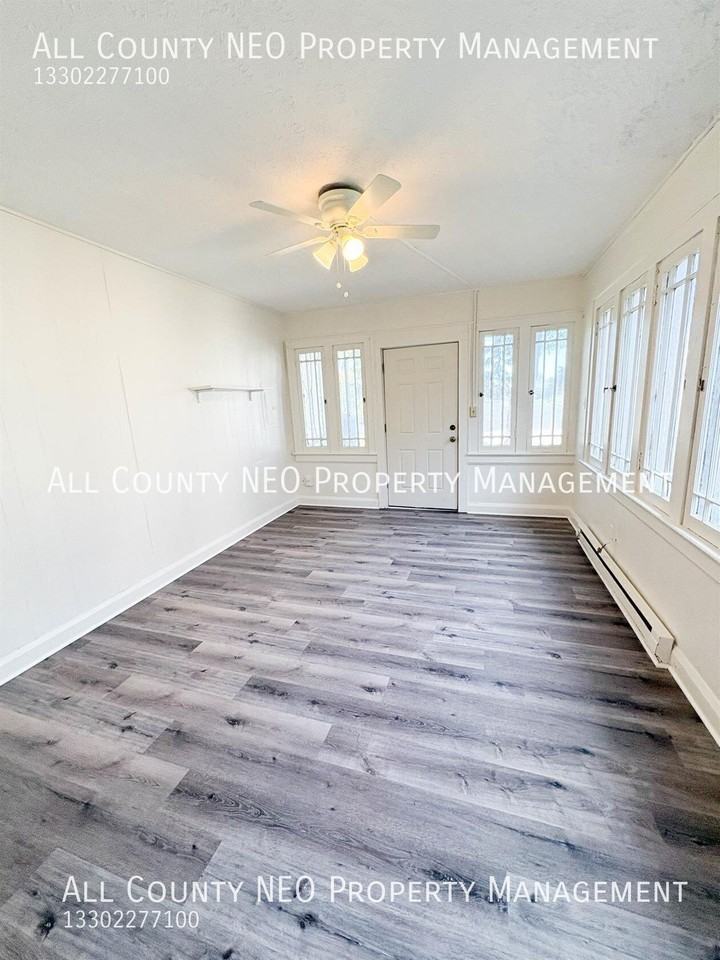 739 1/2 Sumner St #739 - Photo 2 of 13