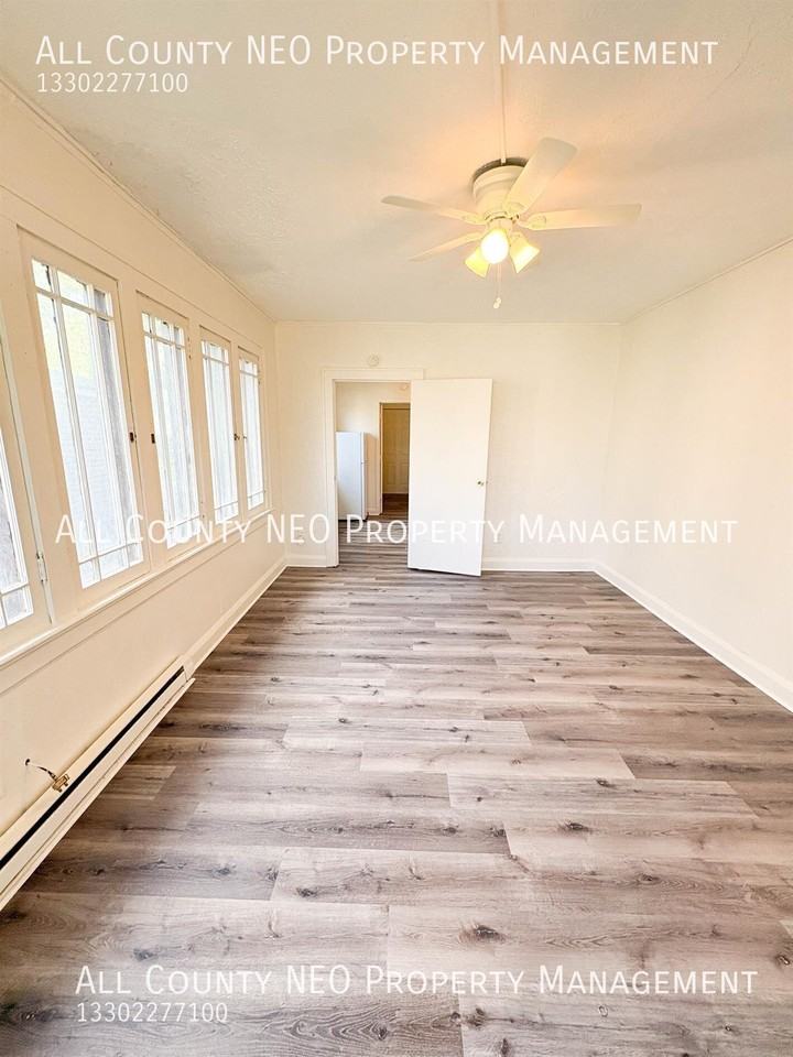 739 1/2 Sumner St #739 - Photo 3 of 13