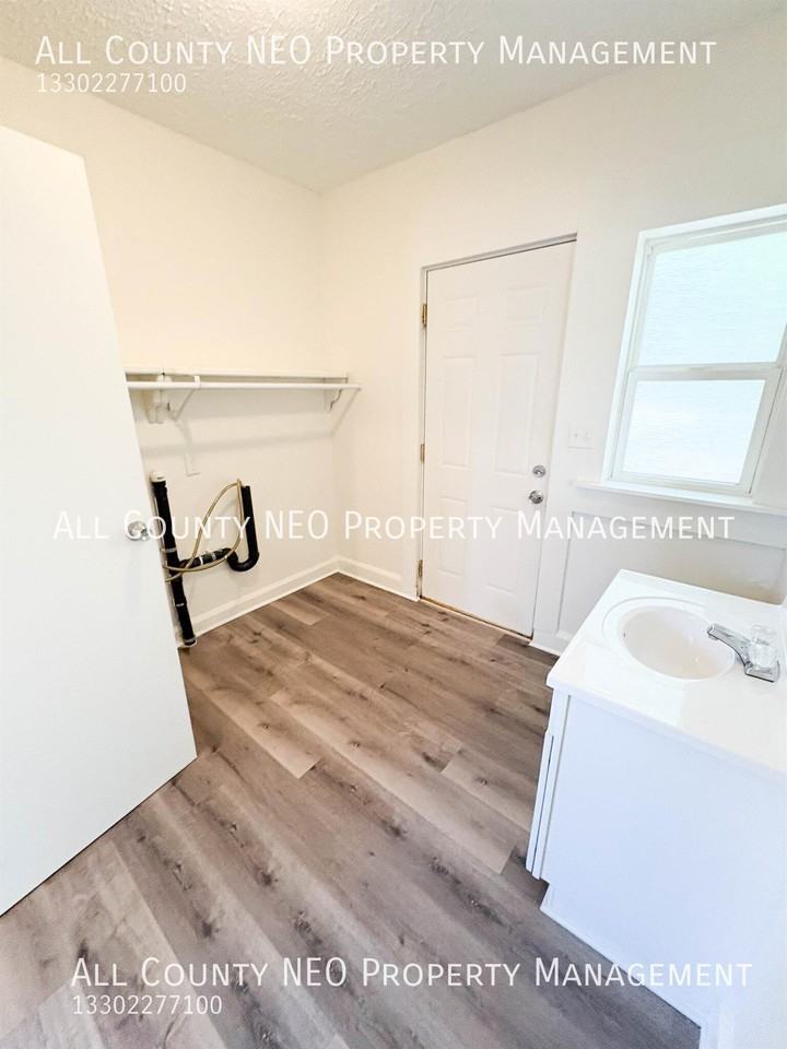 739 1/2 Sumner St #739 - Photo 6 of 13