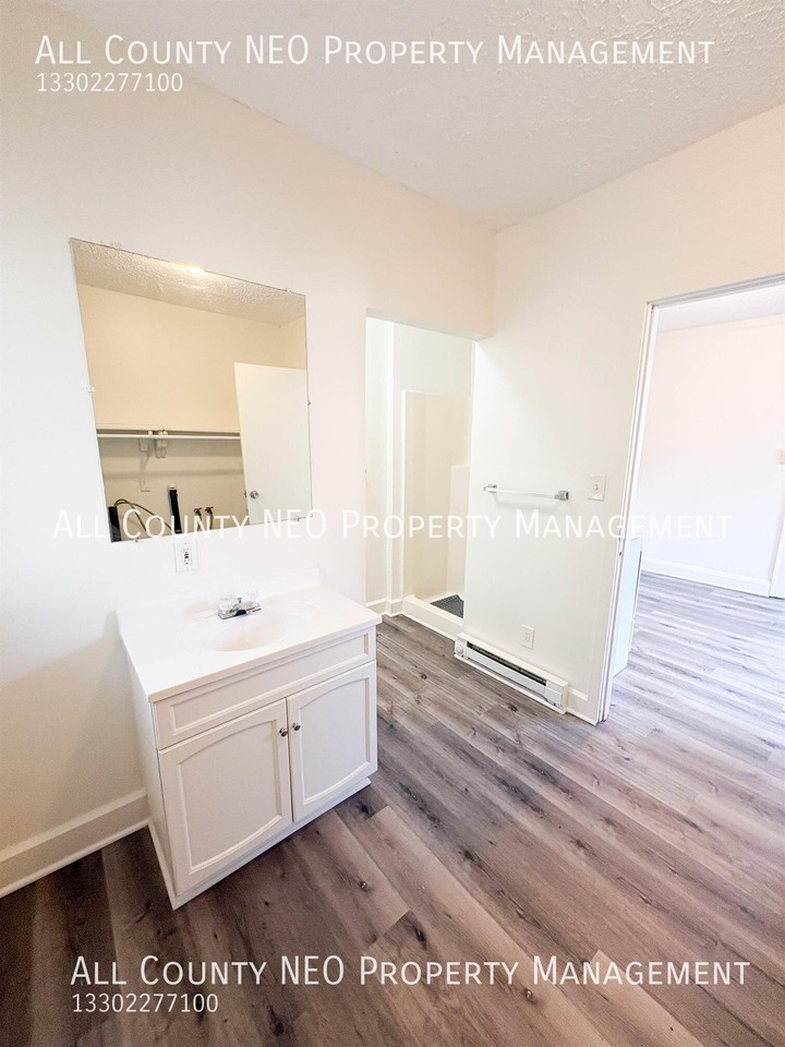 739 1/2 Sumner St #739 - Photo 7 of 13