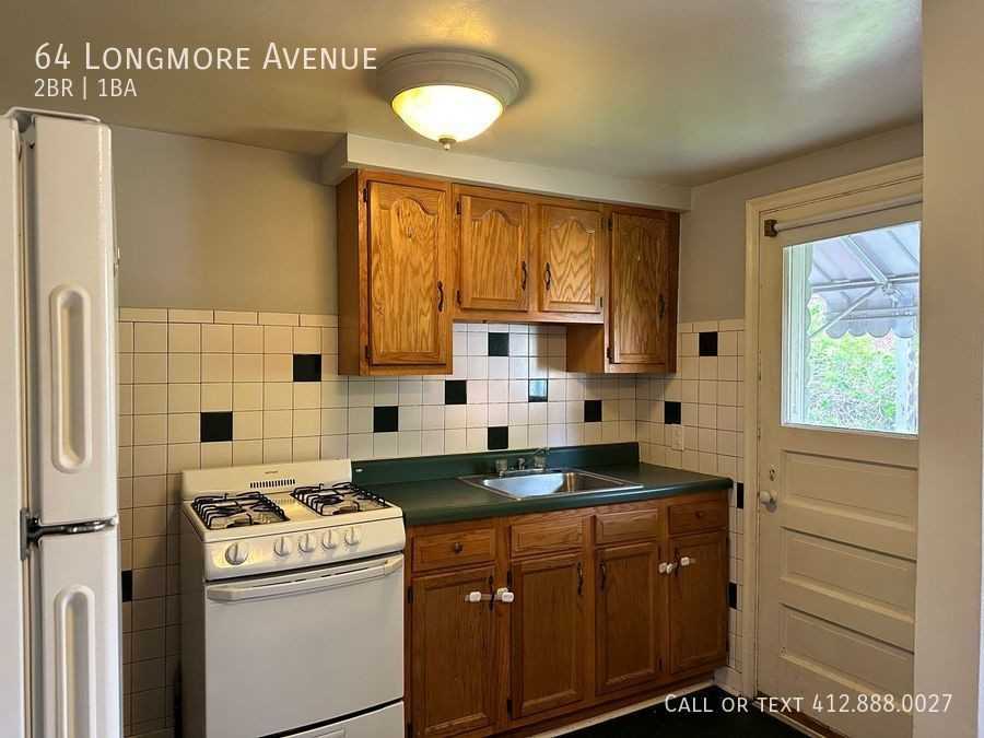 64 Longmore Ave - Photo 6 of 10
