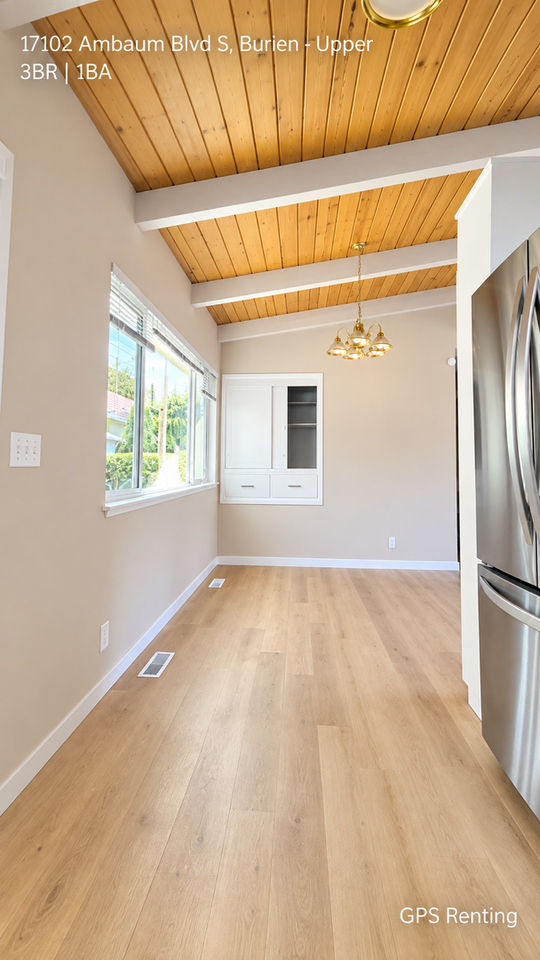 17102 Ambaum Blvd S - Photo 5 of 13