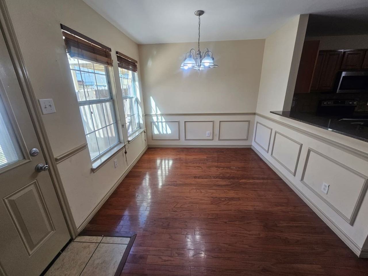3905 Fernando Dr - Photo 2 of 17
