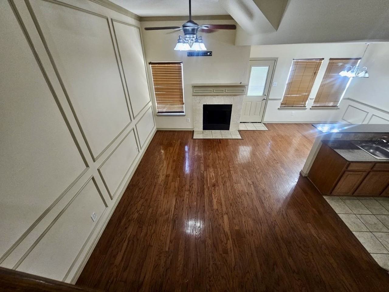 3905 Fernando Dr - Photo 3 of 17