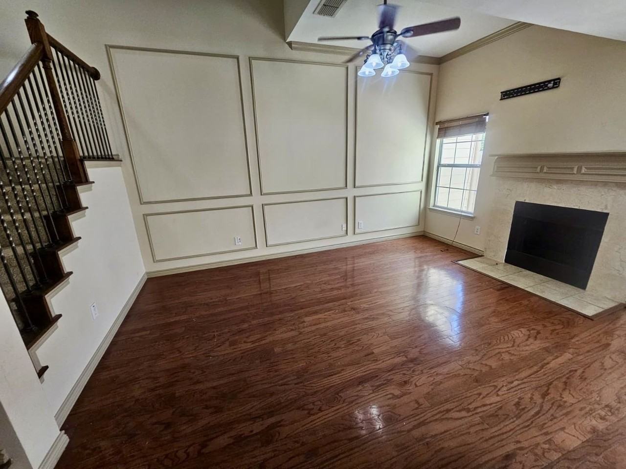 3905 Fernando Dr - Photo 4 of 17