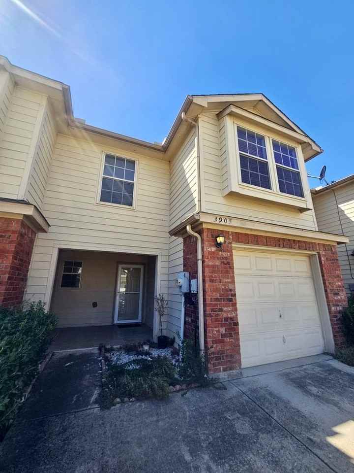3905 Fernando Dr - Photo 5 of 17