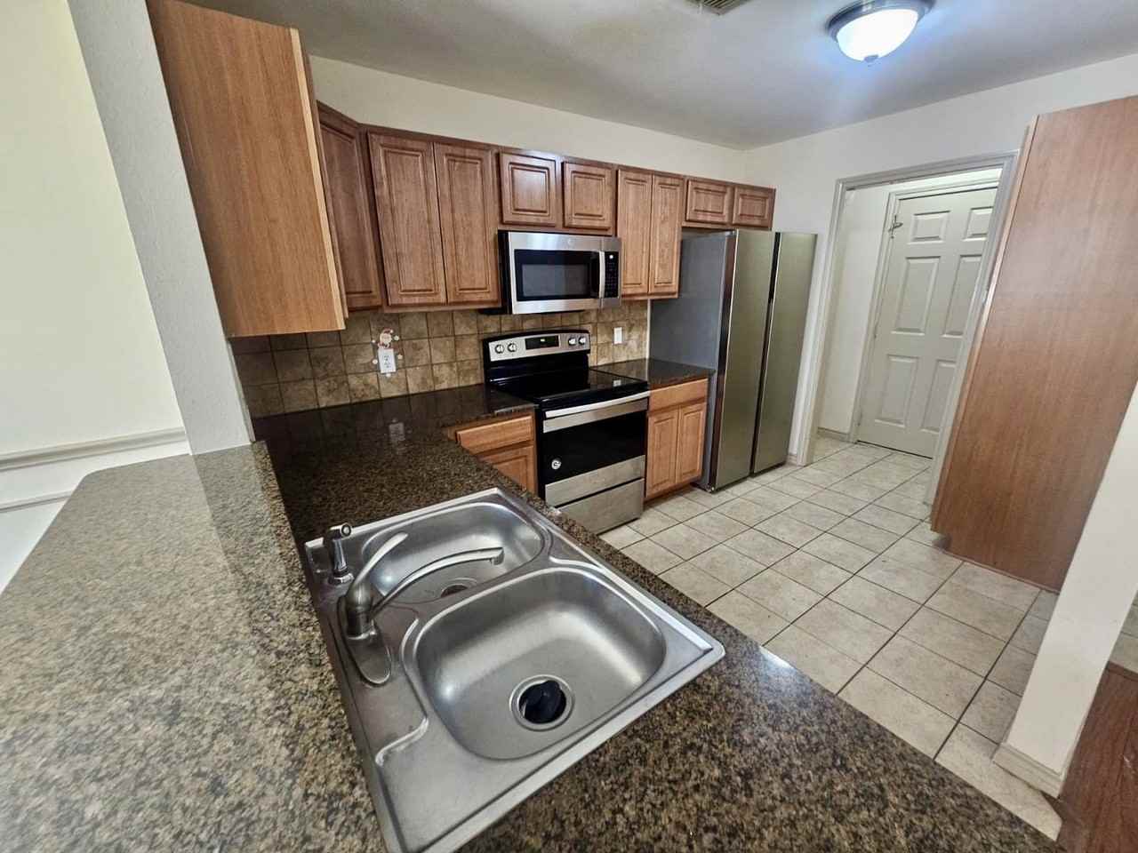 3905 Fernando Dr - Photo 7 of 17