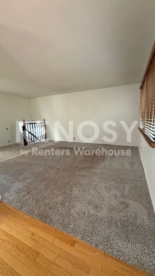 7608 Irving Ave N - Photo 4 of 20