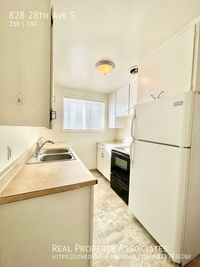 828 28th Ave S - Photo 5 of 15