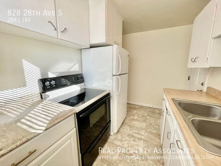 828 28th Ave S - Photo 6 of 15
