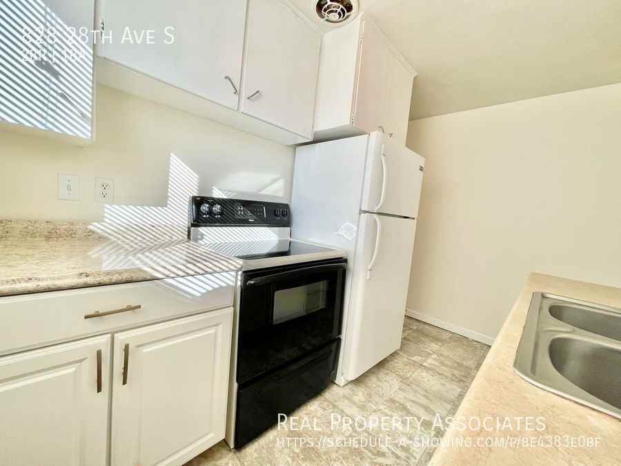 828 28th Ave S - Photo 7 of 15