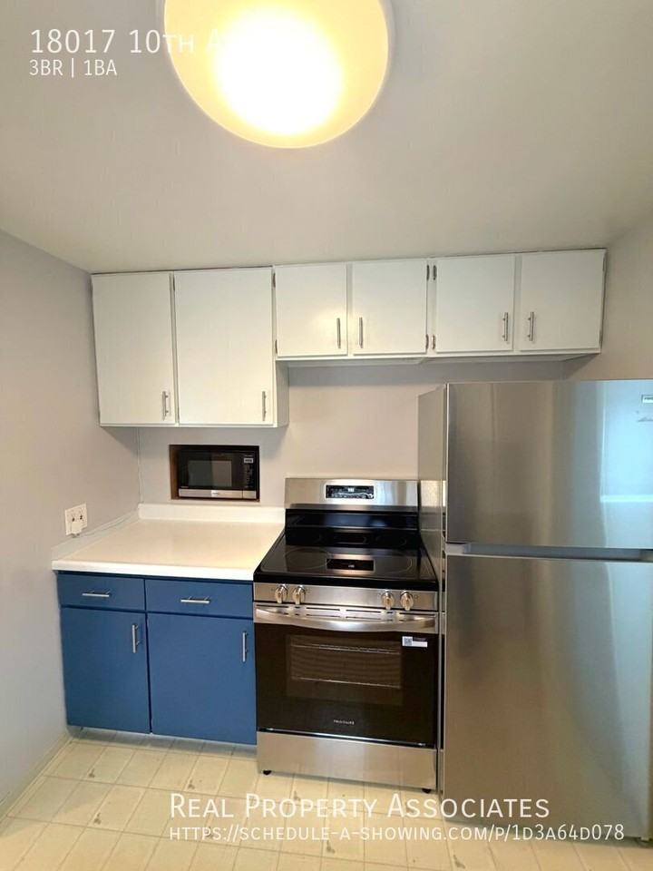 18017 10th Ave Ne - Photo 6 of 16