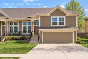featured image of 1229 N 132nd St