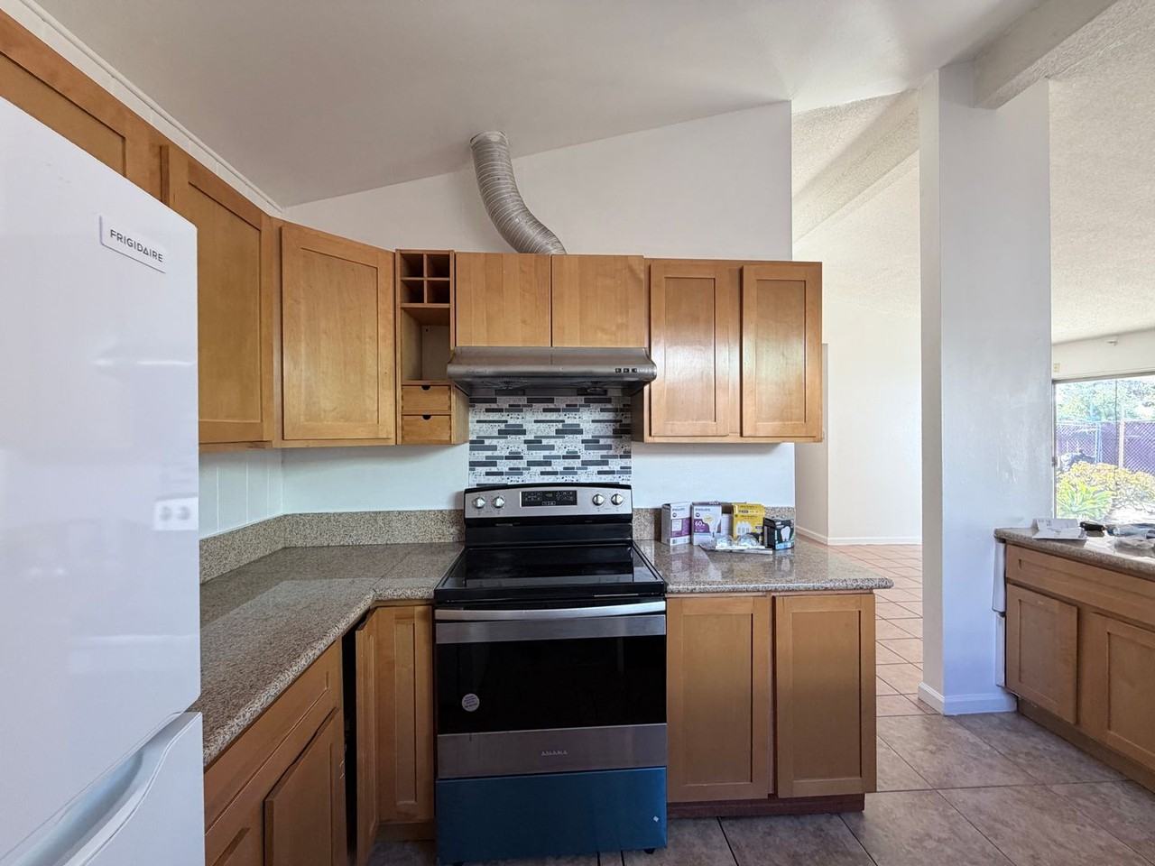 6310 Lake Alamor Ave - Photo 4 of 34