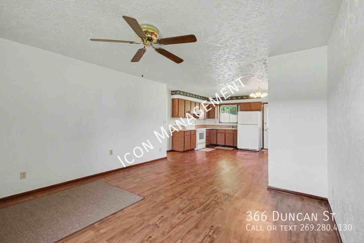 366 Duncan St - Photo 2 of 16