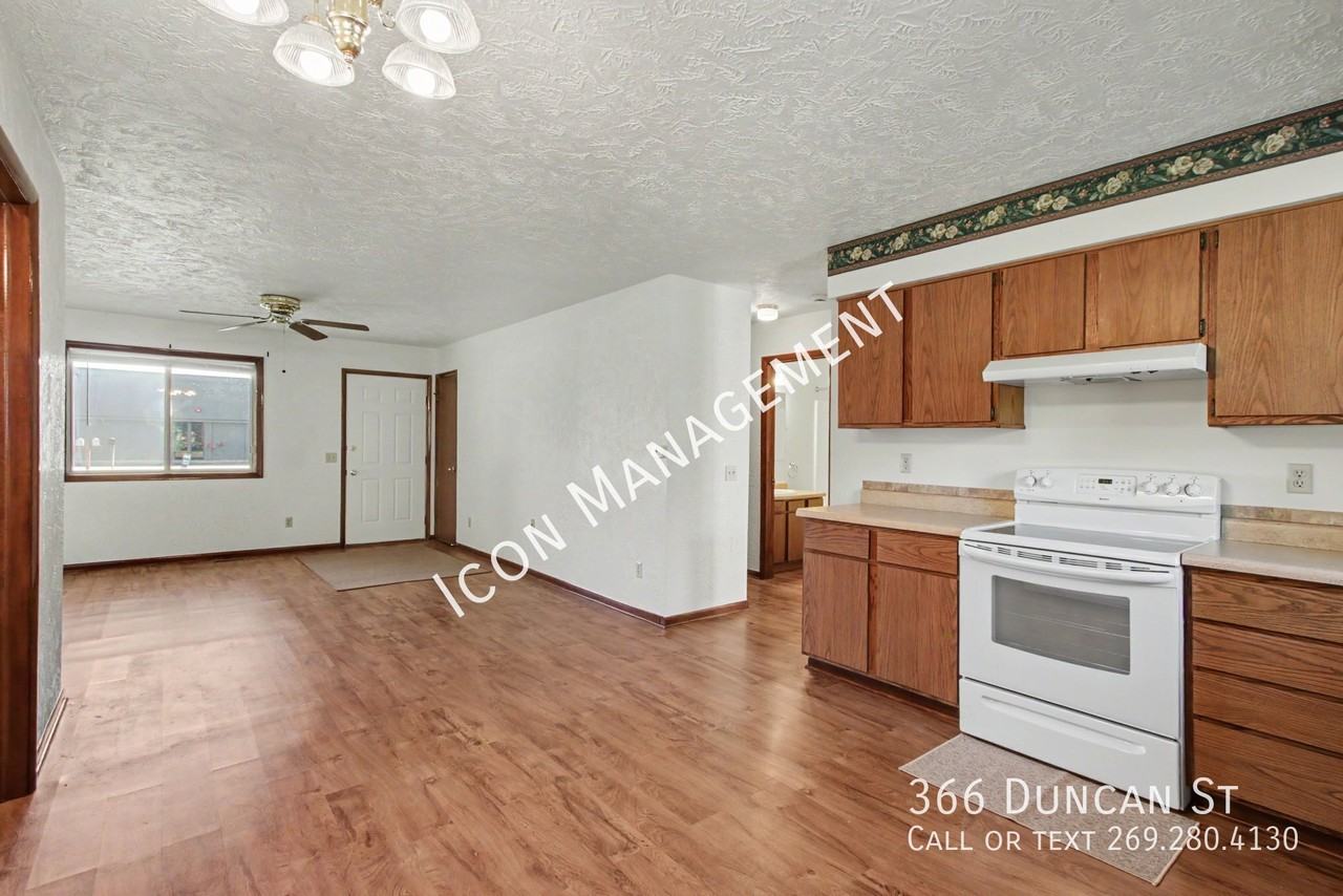 366 Duncan St - Photo 7 of 16