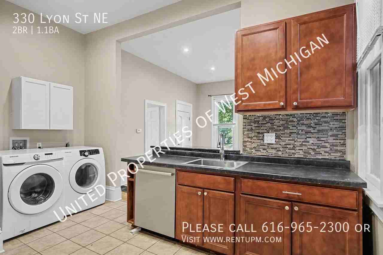 330 Lyon St Ne - Photo 7 of 18