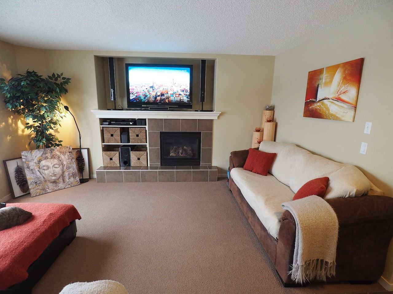 134 Cranberry Close Se - Photo 3 of 8
