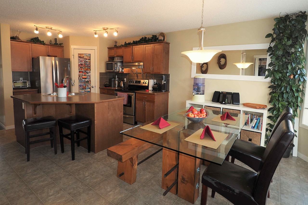 134 Cranberry Close Se - Photo 4 of 8