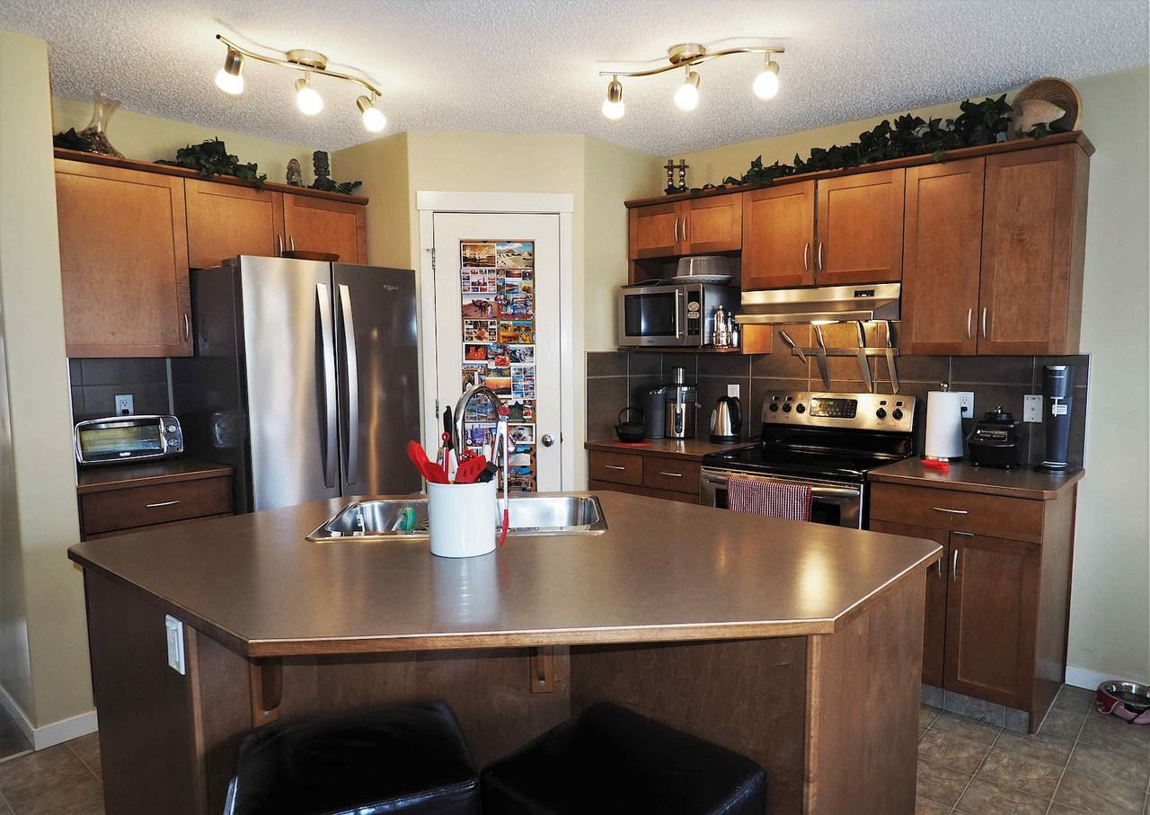 134 Cranberry Close Se - Photo 5 of 8