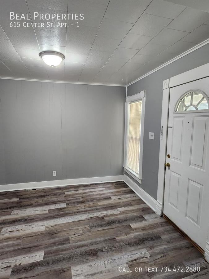 615 Center St #1 - Photo 4 of 8