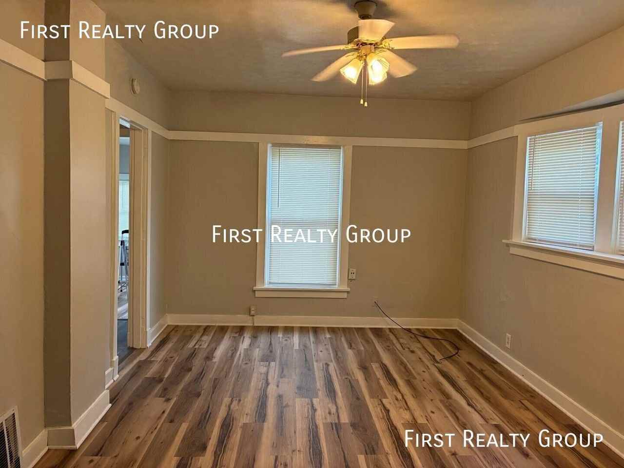 137 Illinois Ave - Photo 4 of 13