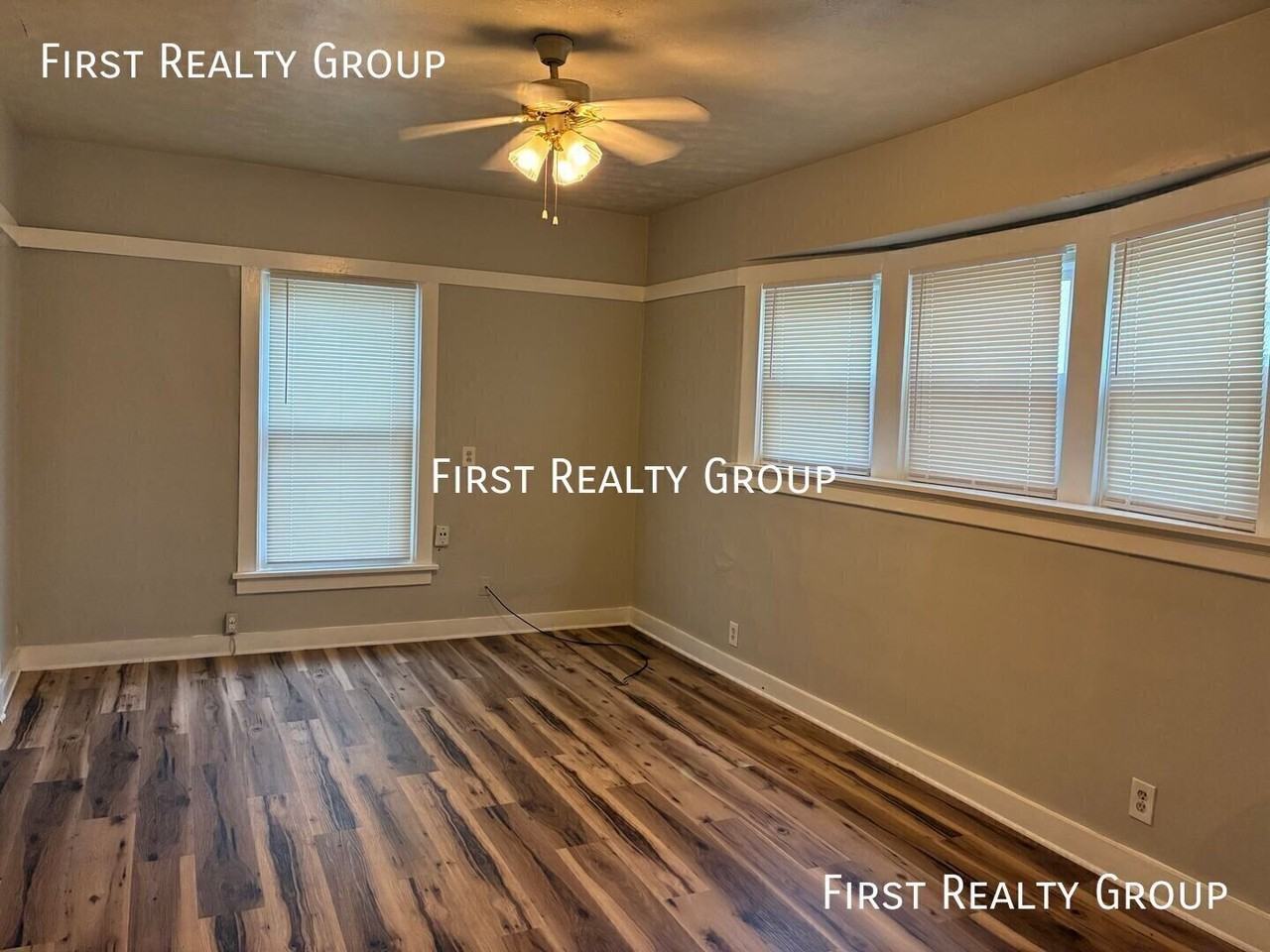 137 Illinois Ave - Photo 5 of 13