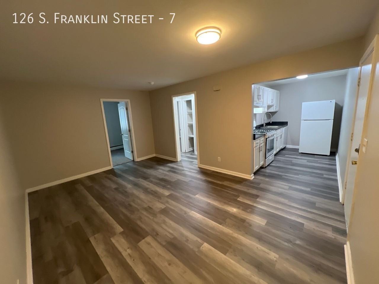 126 S Franklin St #7 - Photo 4 of 18