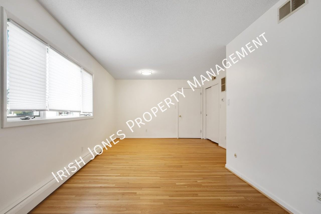 50 Eaglebrook Dr - Photo 3 of 18