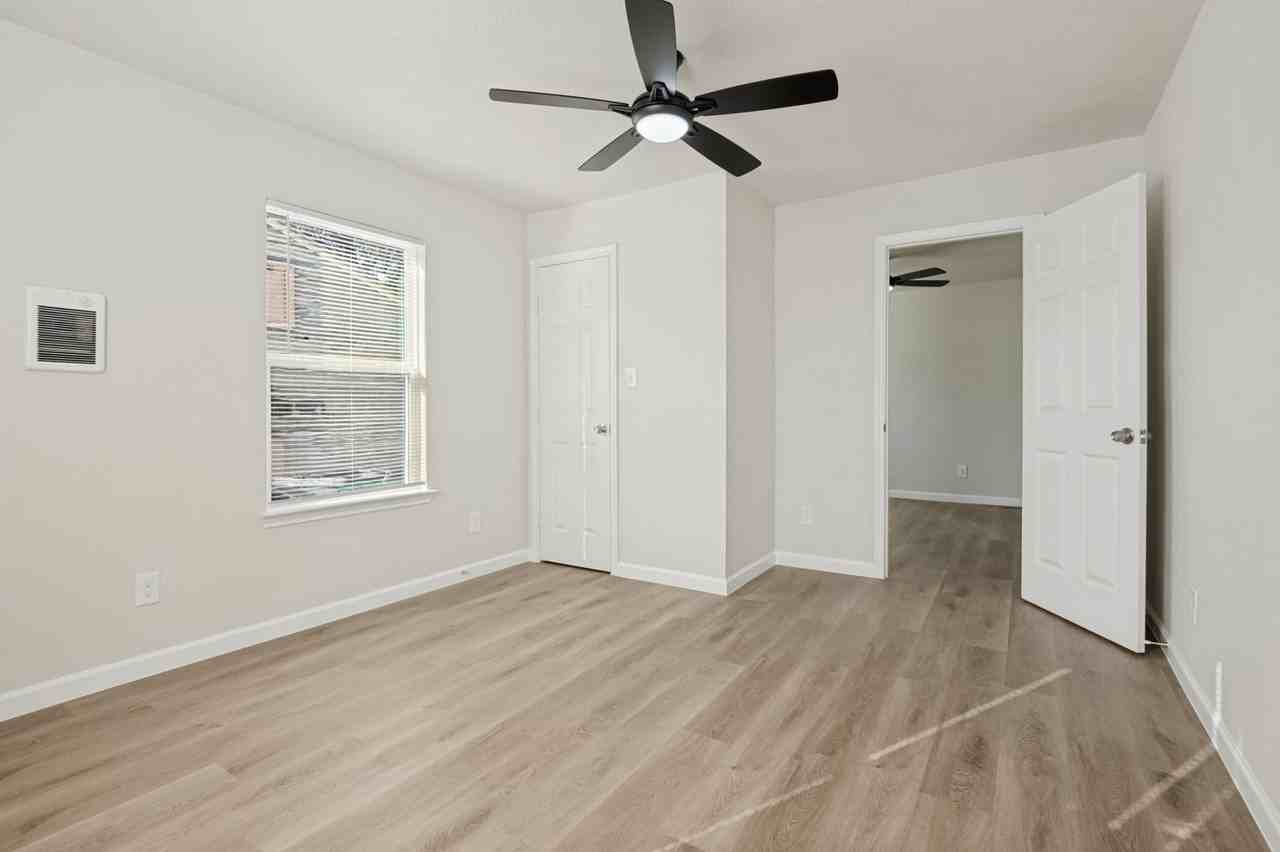 407 N Justin Ave #A - Photo 7 of 12