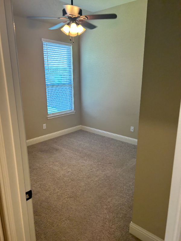 1102 Westminster Dr - Photo 3 of 14