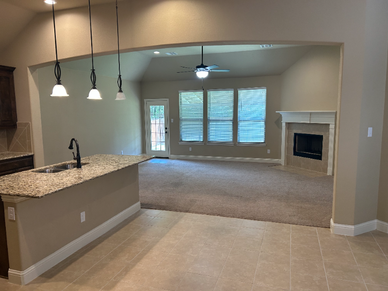 1102 Westminster Dr - Photo 5 of 14