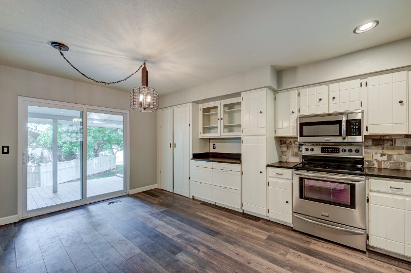 2836 S Wheeling Way - Photo 3 of 30
