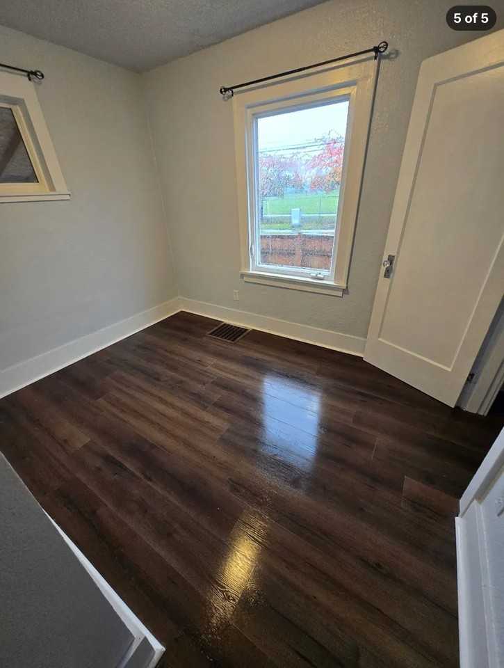 1115 S Lawrence St #MAIN - Photo 5 of 5