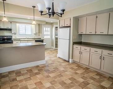 3317 S Harrison St - Photo 2 of 11