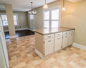 3317 S Harrison St - Photo 4 of 11