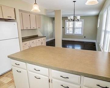 3317 S Harrison St - Photo 5 of 11