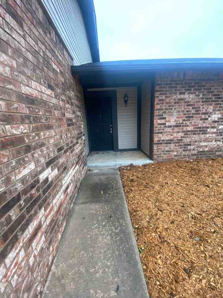 2213 E Wichita St - Photo 2 of 19