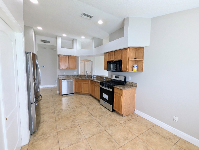 15524 Lake Bella Vista Dr - Photo 4 of 20