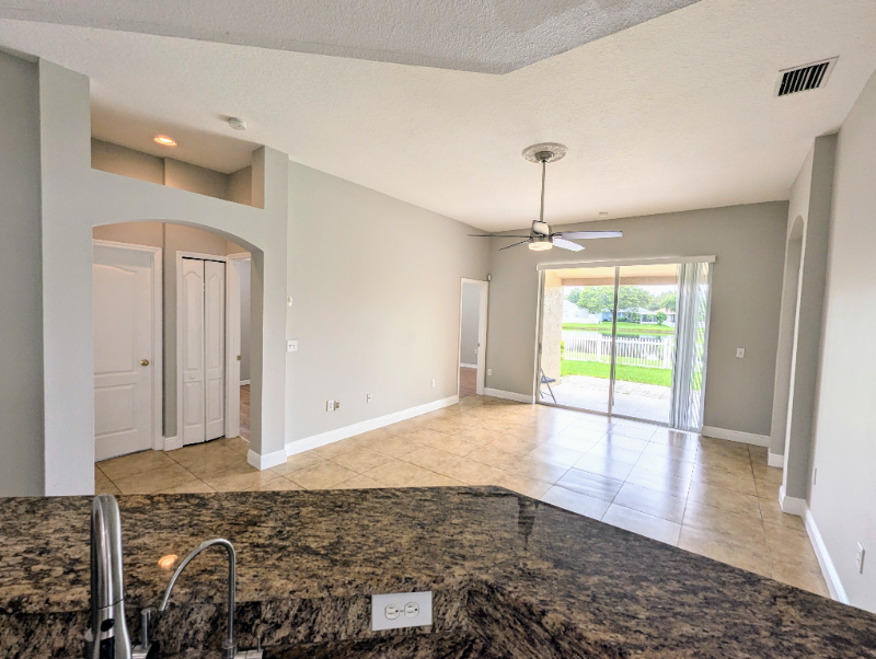 15524 Lake Bella Vista Dr - Photo 6 of 20