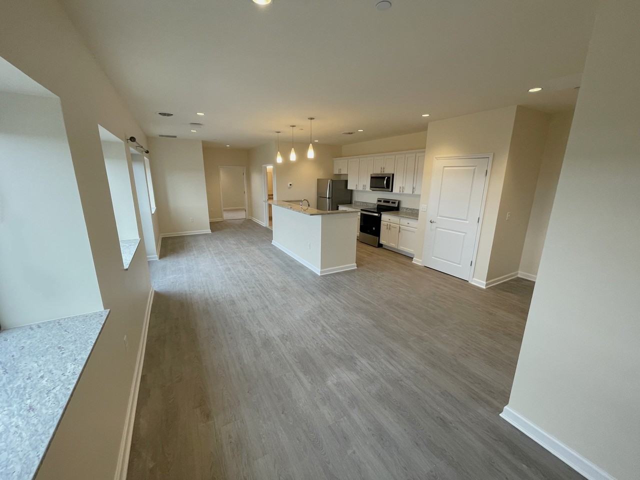 192 Erie Blvd #707 - Photo 3 of 11