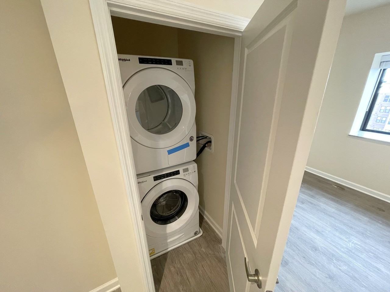 192 Erie Blvd #707 - Photo 7 of 11