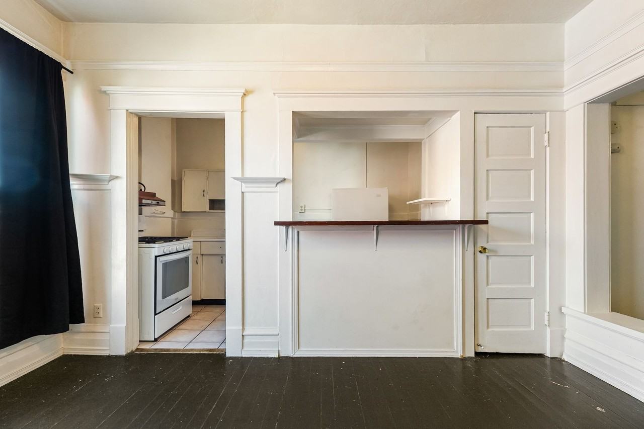 1059 N State Street - Photo 4 of 5